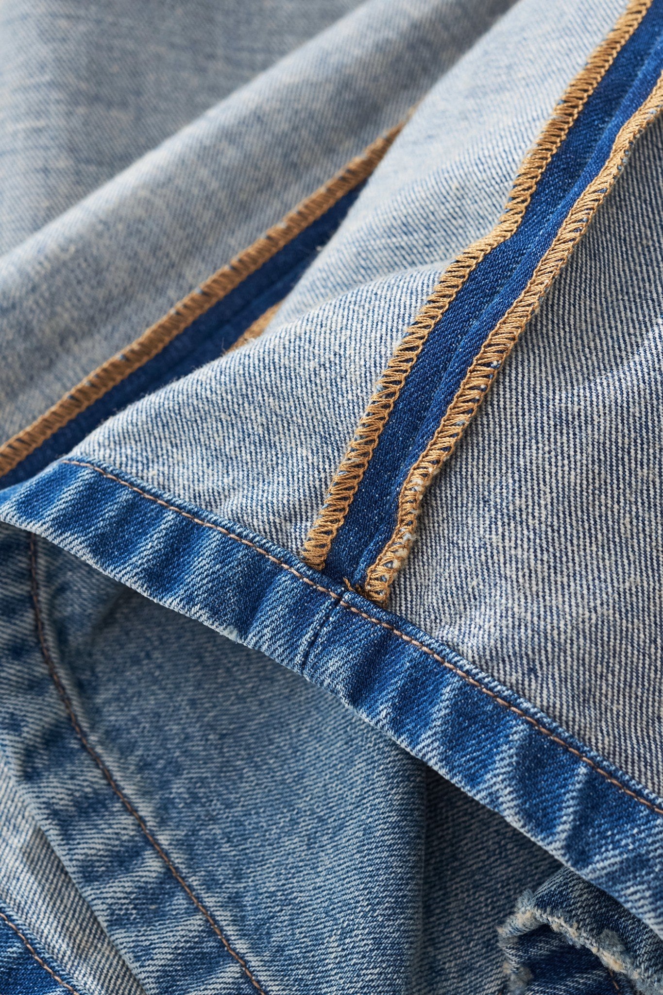 LÉVITER &amp; Souvenir Baggy Jeans