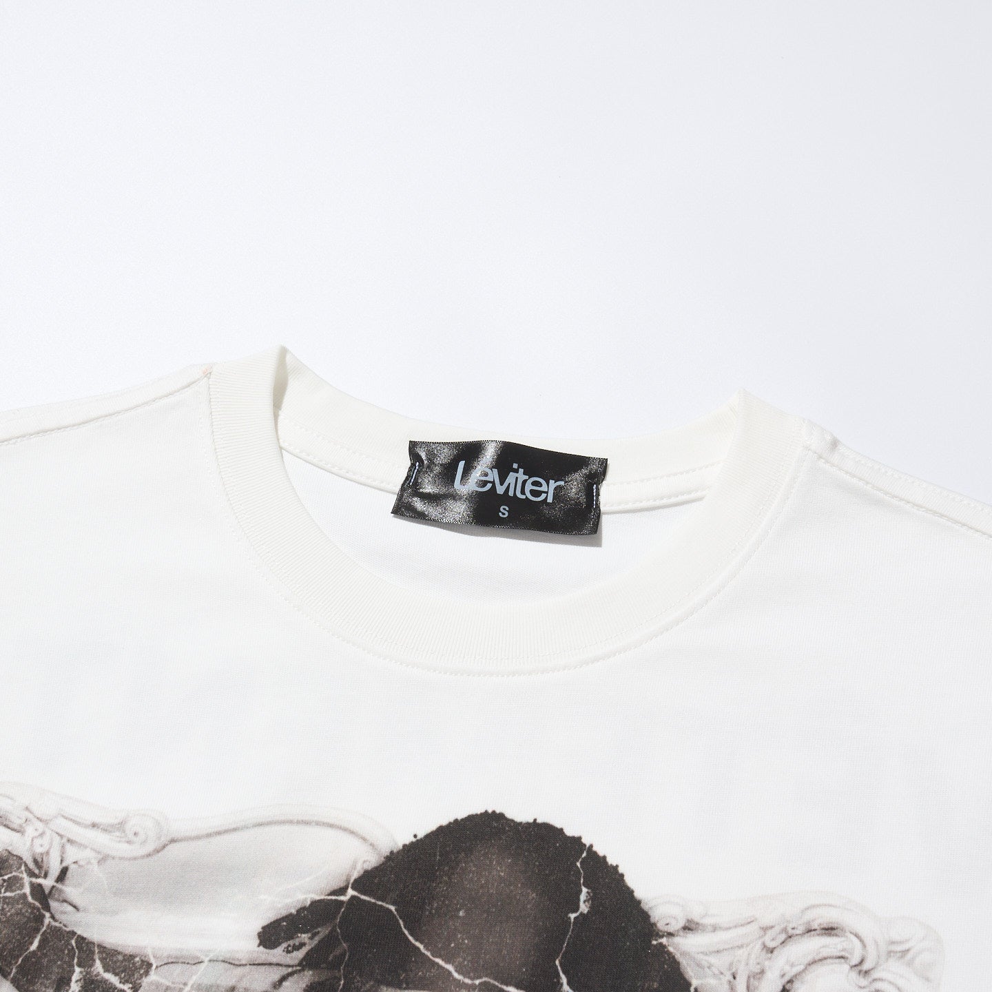 LÉVITER Floating Tee