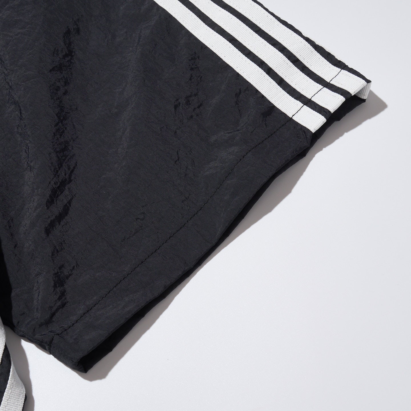 LÉVITER Nylon Track Set Top - Coming soon