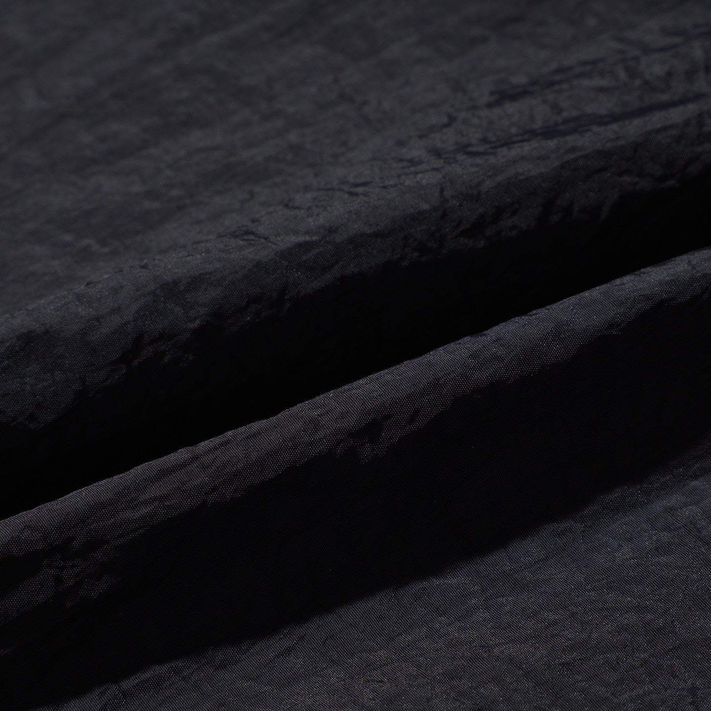 LÉVITER Nylon Track Set Top - Coming soon