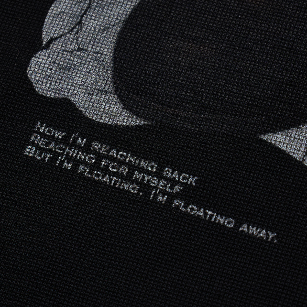LÉVITER Floating Cropped Thermal — Black