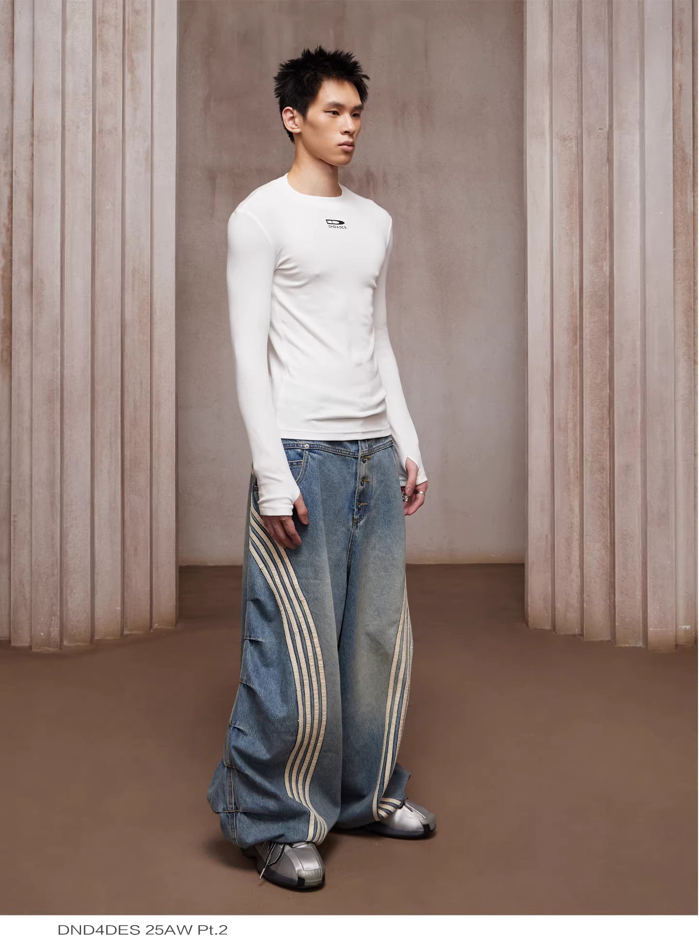 LÉVITER &amp; Striped Panel Wide-Leg Denim Washed Indigo Blue