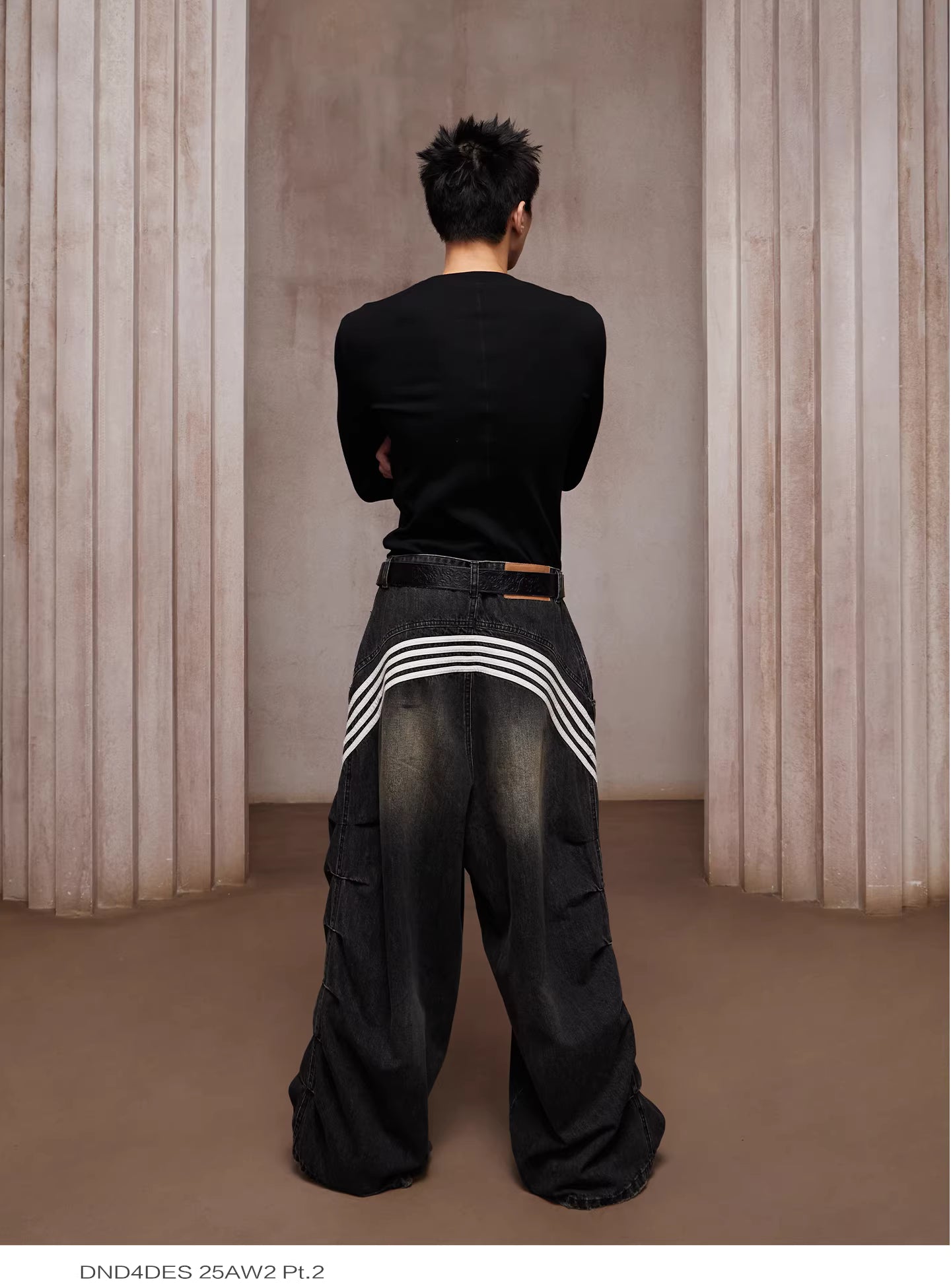 LÉVITER &amp; Striped Panel Wide-Leg Denim Washed Black